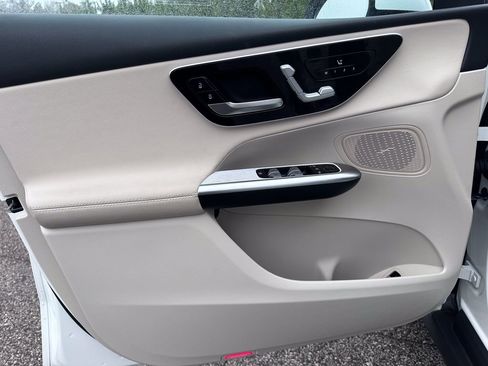 Used 2025 Mercedes-Benz GLC 300 GLC 300 image 26