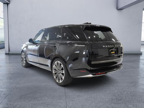 Used 2024 Land Rover Range Rover Long Wheelbase SE AWD/4WD image 3