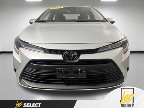 Used 2024 Toyota Corolla LE FWD image 2