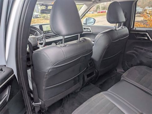 Used 2024 Mitsubishi Outlander SE image 26