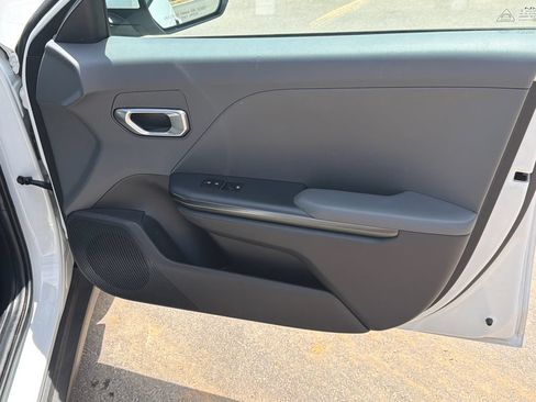 Used 2025 Kia K4 FWD image 14