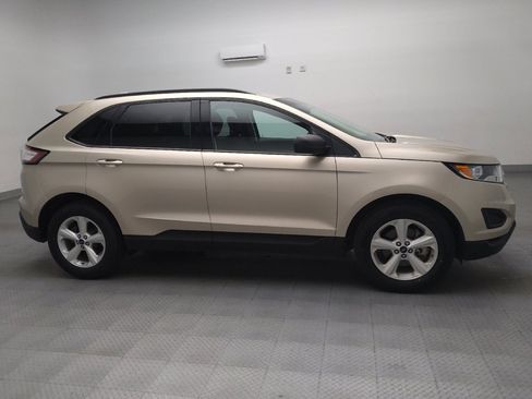 Used 2018 Ford Edge SE image 11