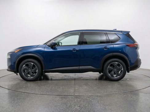 Used 2025 Nissan Rogue SV image 5