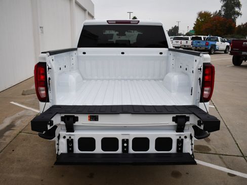 New 2026 GMC Sierra 1500 Elevation image 8