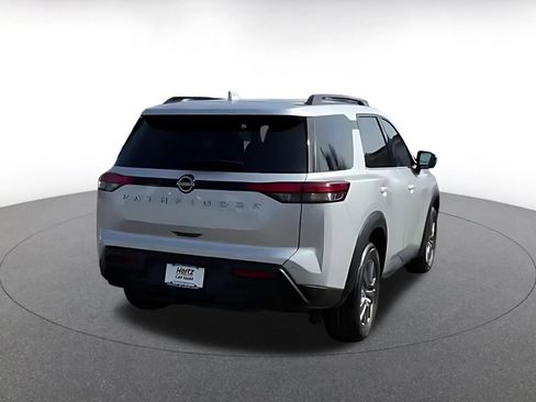 Used 2025 Nissan Pathfinder SV image 14