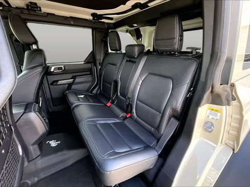 Used 2025 Ford Bronco Badlands AWD/4WD image 21