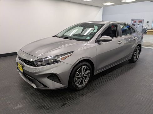 Used 2023 Kia Forte LXS w/ LXS Technology Package image 1