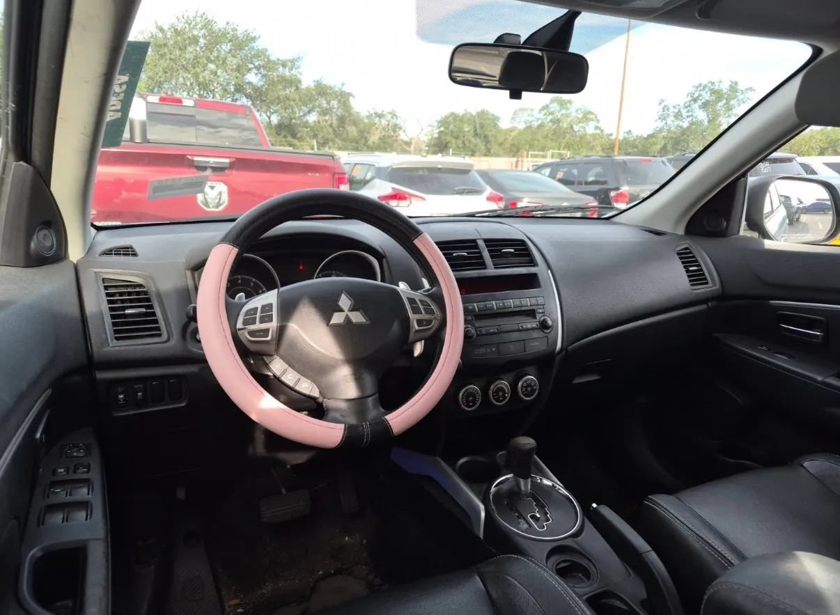 Used 2011 Mitsubishi Outlander Sport SE FWD image 7
