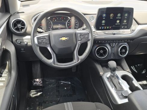 Used 2024 Chevrolet Blazer LT w/ Convenience Package FWD image 11