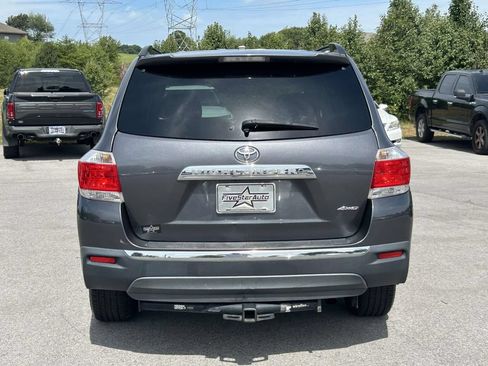 Used 2011 Toyota Highlander SE w/ Tow Pkg AWD/4WD image 6