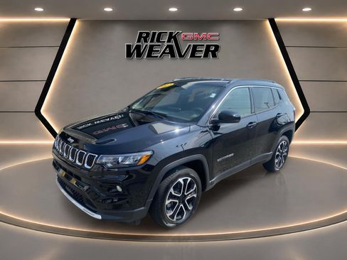 Used 2023 Jeep Compass Limited AWD/4WD image 2