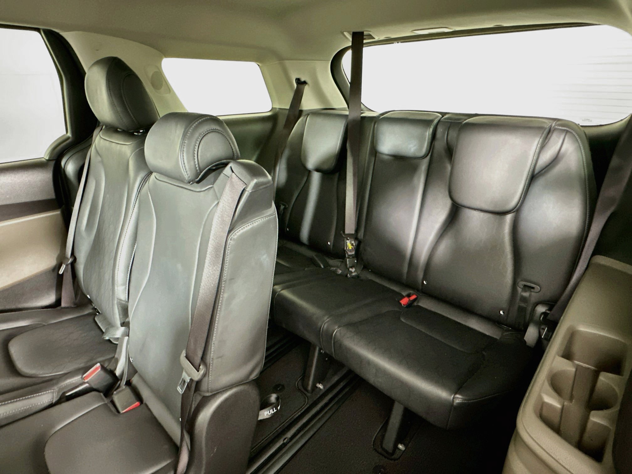 Used 2025 Kia Carnival FWD image 30
