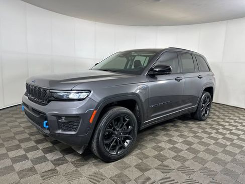 Used 2023 Jeep Grand Cherokee 30th Anniversary image 7