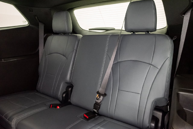 Used 2023 Buick Enclave Essence w/ Sport Touring Edition AWD/4WD image 21