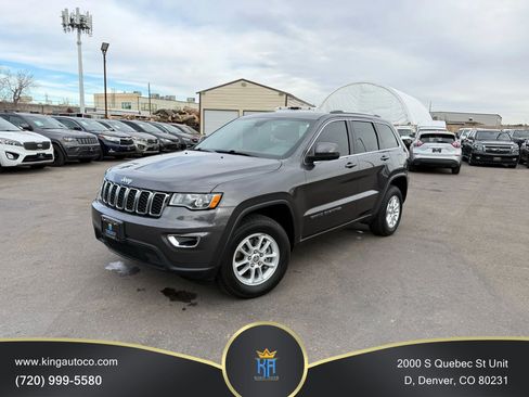 Used 2020 Jeep Grand Cherokee Laredo image 1