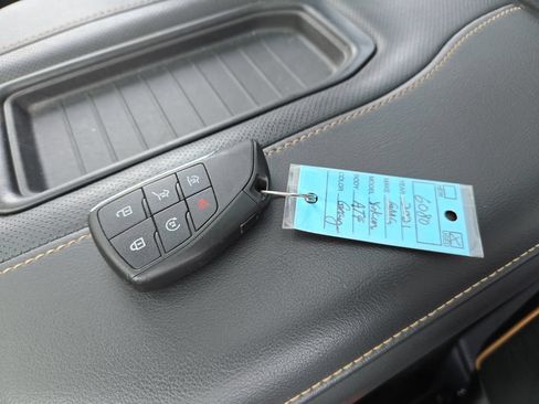 Used 2021 GMC Yukon AT4 w/ AT4 Premium Package AWD/4WD image 30