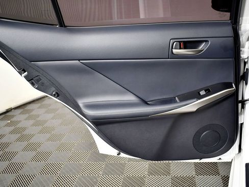 Used 2020 Lexus IS 300 image 33