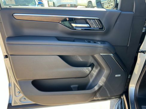 New 2026 Chevrolet Suburban High Country w/ Sun And Tow Package image 15