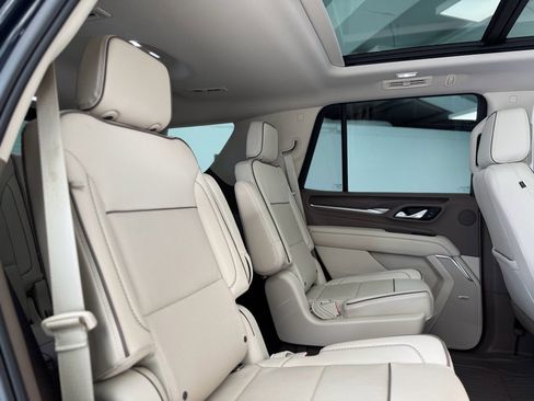 Used 2021 GMC Yukon Denali w/ Denali Premium Package image 36