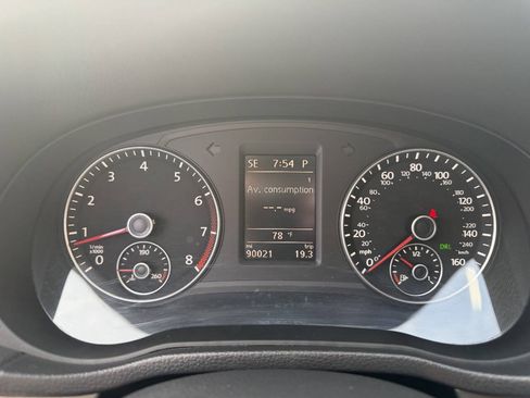 Used 2014 Volkswagen Passat 1.8T SE FWD image 14