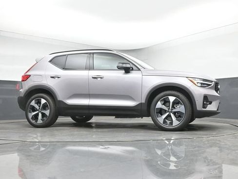 New 2026 Volvo XC40 B5 Plus w/ Climate Package AWD/4WD image 37