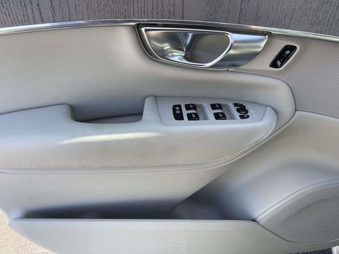 Certified 2024 Volvo XC90 T8 Plus w/ Protection Package Premier image 18