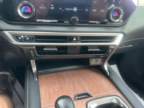Used 2023 Lexus RX 350 Premium Plus w/ Accessory Package AWD/4WD image 33