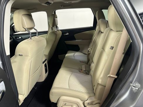 Used 2018 Dodge Journey SXT w/ Safe & Sound Group FWD image 18