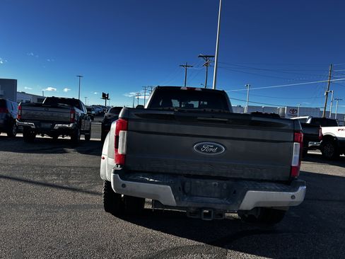 Used 2019 Ford F350 Lariat w/ Lariat Ultimate Package image 4