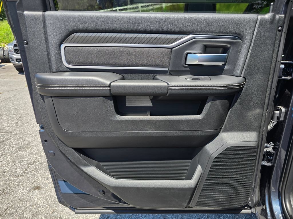 New 2026 RAM 2500 Big Horn AWD/4WD image 38