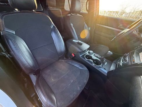 Used 2018 Ford Explorer XLT w/ Equipment Group 202A AWD/4WD image 18
