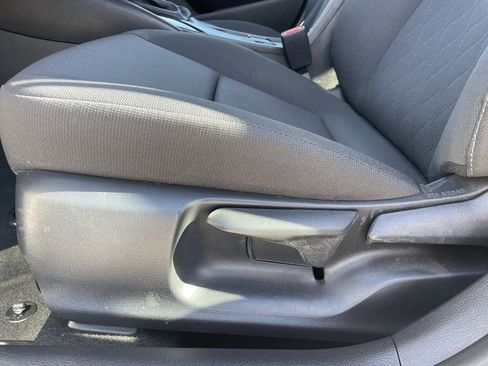 Used 2025 Toyota Corolla LE FWD image 18