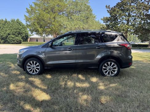 Used 2017 Ford Escape Titanium AWD/4WD image 7