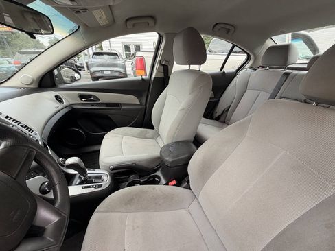Used 2011 Chevrolet Cruze LT FWD image 12