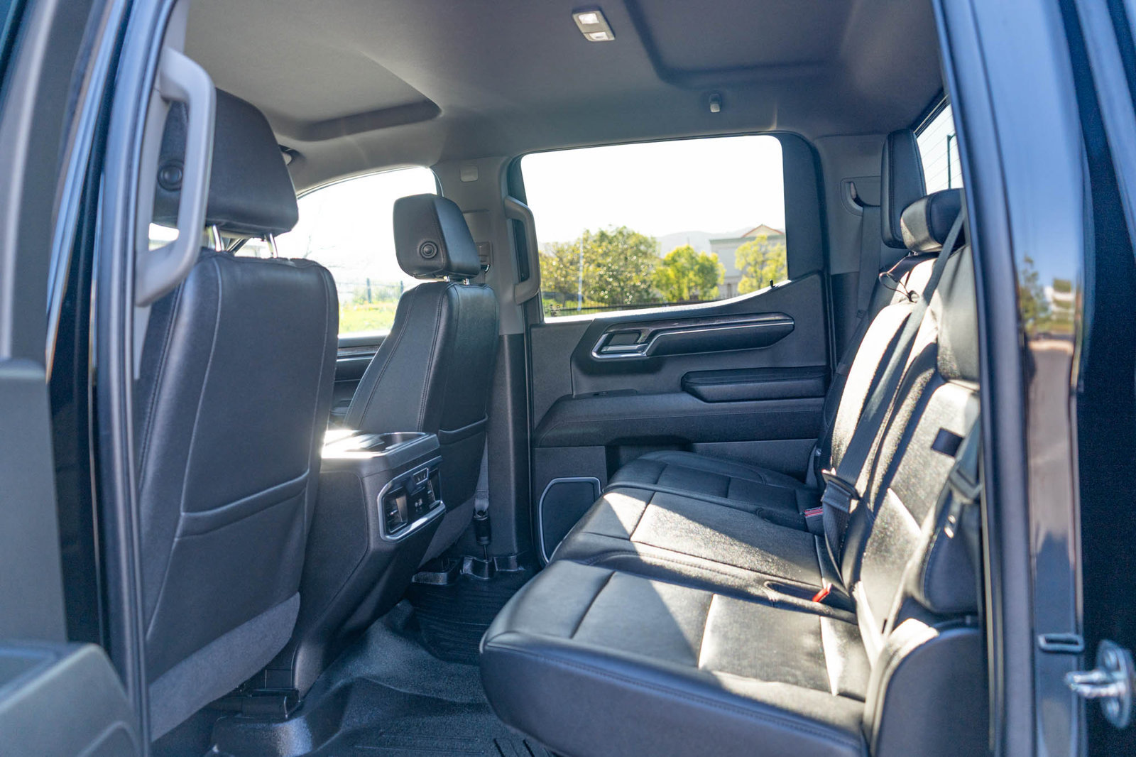 Used 2023 Chevrolet Silverado 1500 LTZ w/ Technology Package AWD/4WD image 17