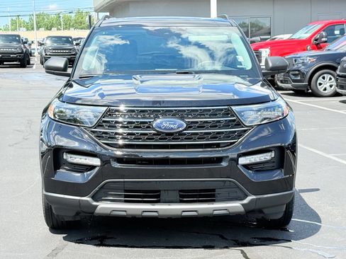 Used 2023 Ford Explorer XLT w/ Equipment Group 202A AWD/4WD image 9