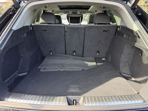 Used 2025 Audi Q5 Premium w/ Convenience Package image 26