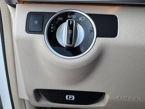 Used 2015 Mercedes-Benz E 350 4MATIC Sedan w/ Premium 1 Package image 37