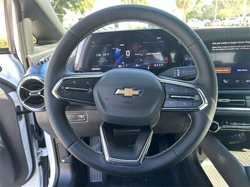 New 2026 Chevrolet Equinox EV LT image 10