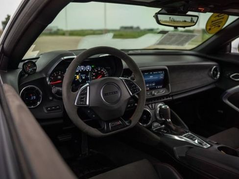 Used 2019 Chevrolet Camaro ZL1 RWD image 12