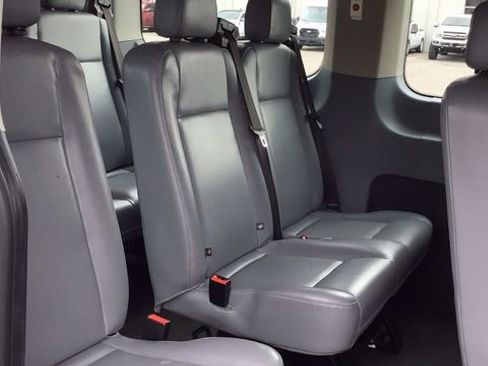 Used 2017 Ford Transit 150 XL image 18