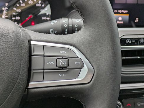New 2026 Jeep Compass Latitude AWD/4WD image 29