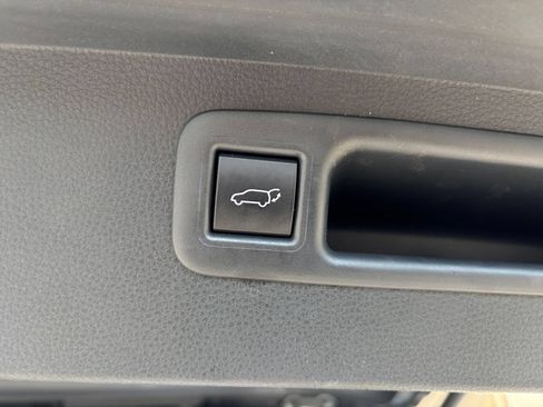 Used 2025 Toyota Highlander XSE AWD/4WD image 24