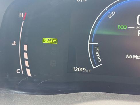 Used 2025 Toyota Camry SE w/ Convenience Package image 17