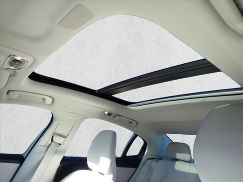 Used 2021 Volvo S60 T5 Momentum w/ Premium Package image 13