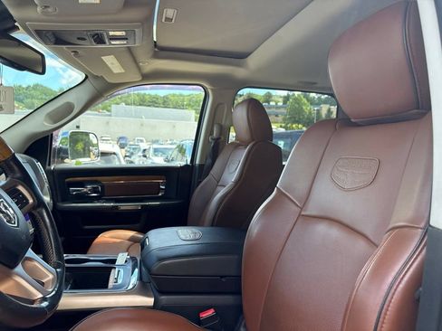 Used 2018 RAM 3500 Laramie Longhorn w/ Snow Chief Group AWD/4WD image 18