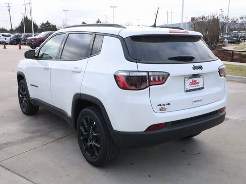 New 2026 Jeep Compass Latitude image 22