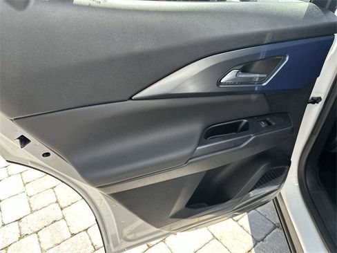 New 2026 Chevrolet Equinox EV LT image 36