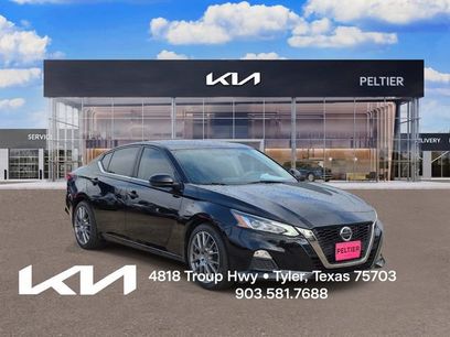 Used 2019 Nissan Altima 2.5 SR w/ SR Premium Package