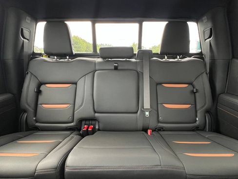 New 2026 GMC Sierra 1500 AT4 w/ AT4 Premium Package AWD/4WD image 12